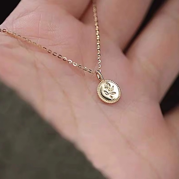 Kate Spade Elegant Romantic Flower Pendant Necklace - Picture 5 of 8